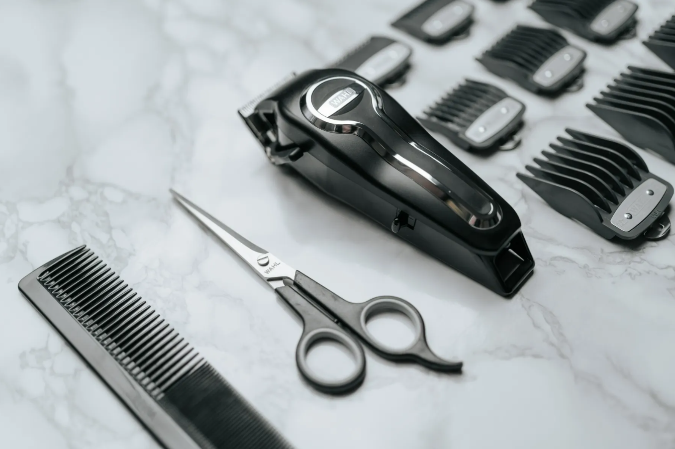 De Wahl Elite Pro cordless heeft een imponerend en luxe uiterlijk
