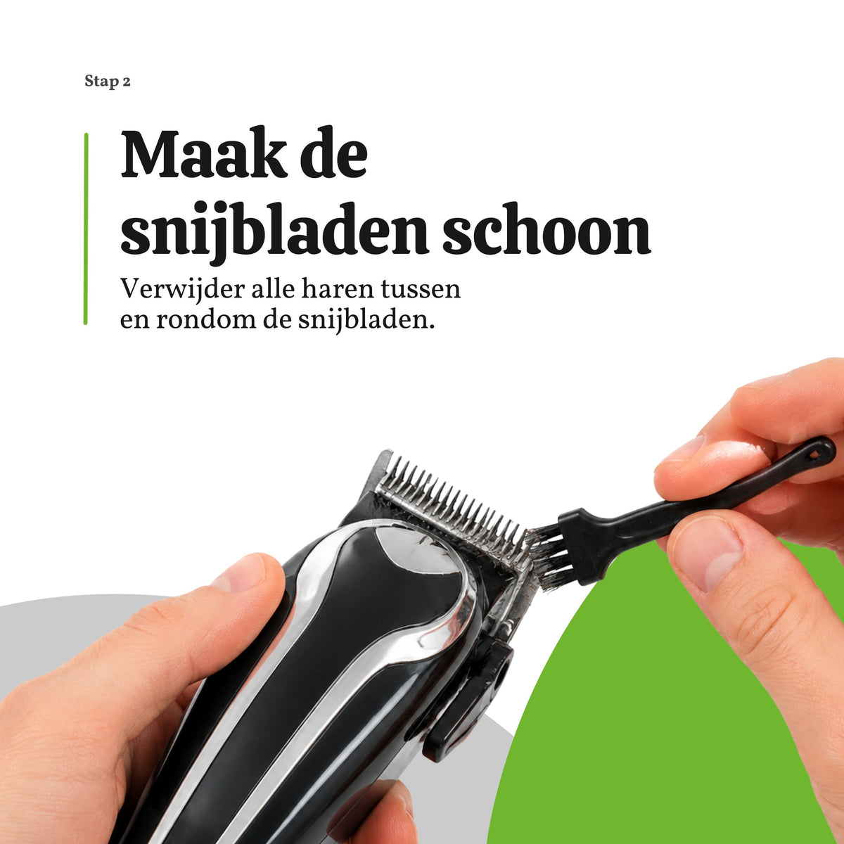 Haren met een onderhoudsborstel tussen de snijbladen verwijderen